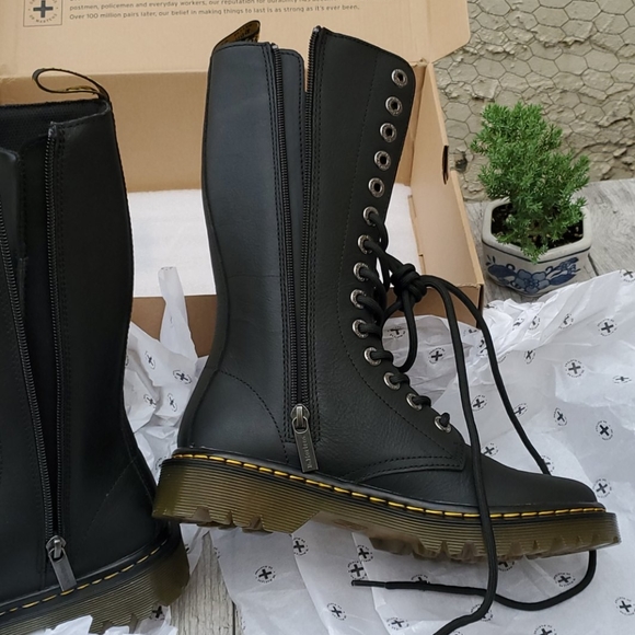 Dr martens tall combat black leather boot sz 6 - Picture 15 of 15